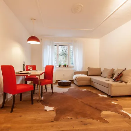 شقة Zentrales City-apartment Mit Blick Ins Gruene *