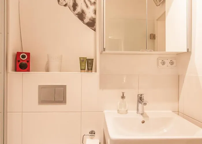 公寓 Zentrales City-apartment Mit Blick Ins Gruene 维尔茨堡