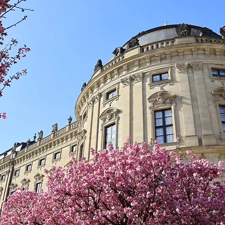 Zentrales City-apartment Mit Blick Ins Gruene Würzburg