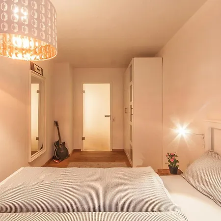 Zentrales City-apartment Mit Blick Ins Gruene